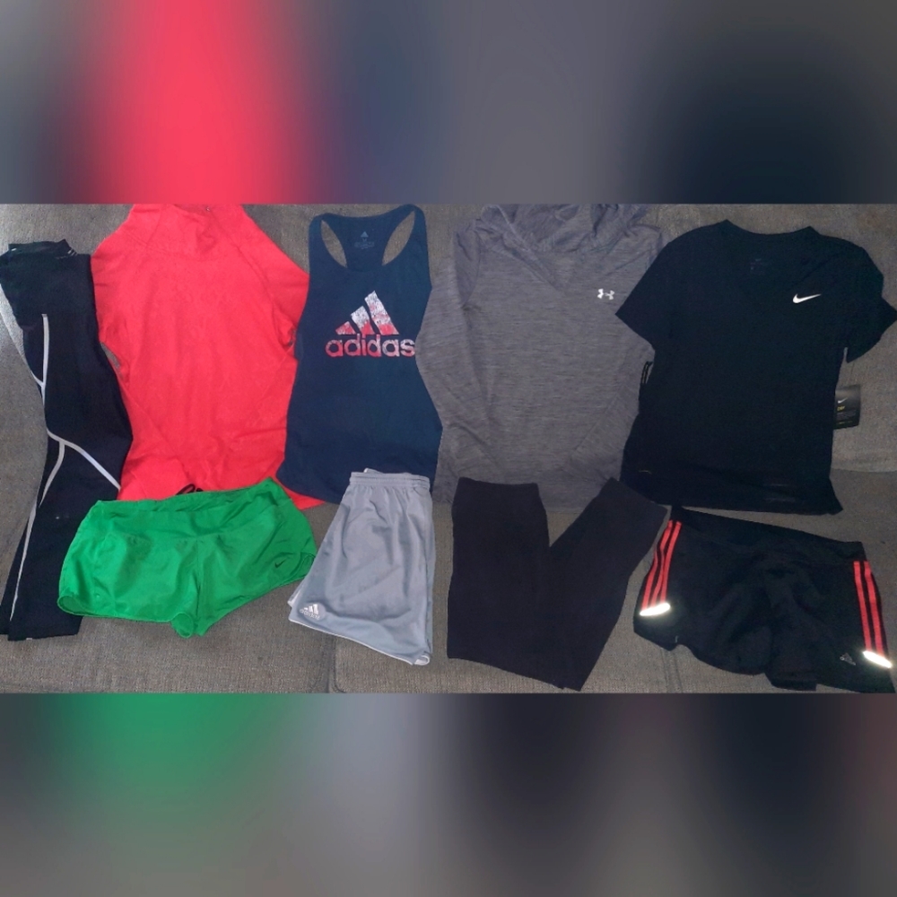 UNDER ARMOUR, NIKE & ADIDAS WOMENS LOT ALL SIZE MEDIUM